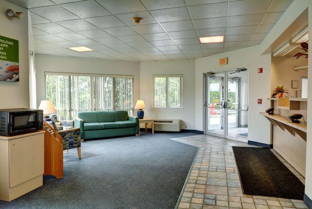 Motel 6 Warwick, RI - Providence Airport - I-95 2