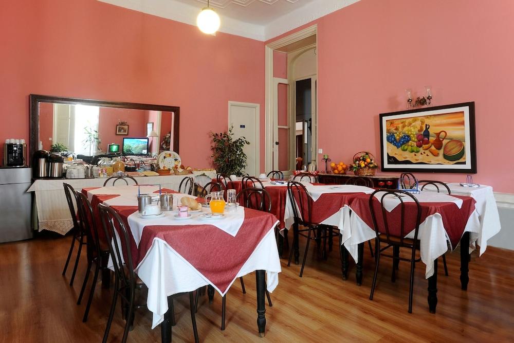 Central Guest House 2
