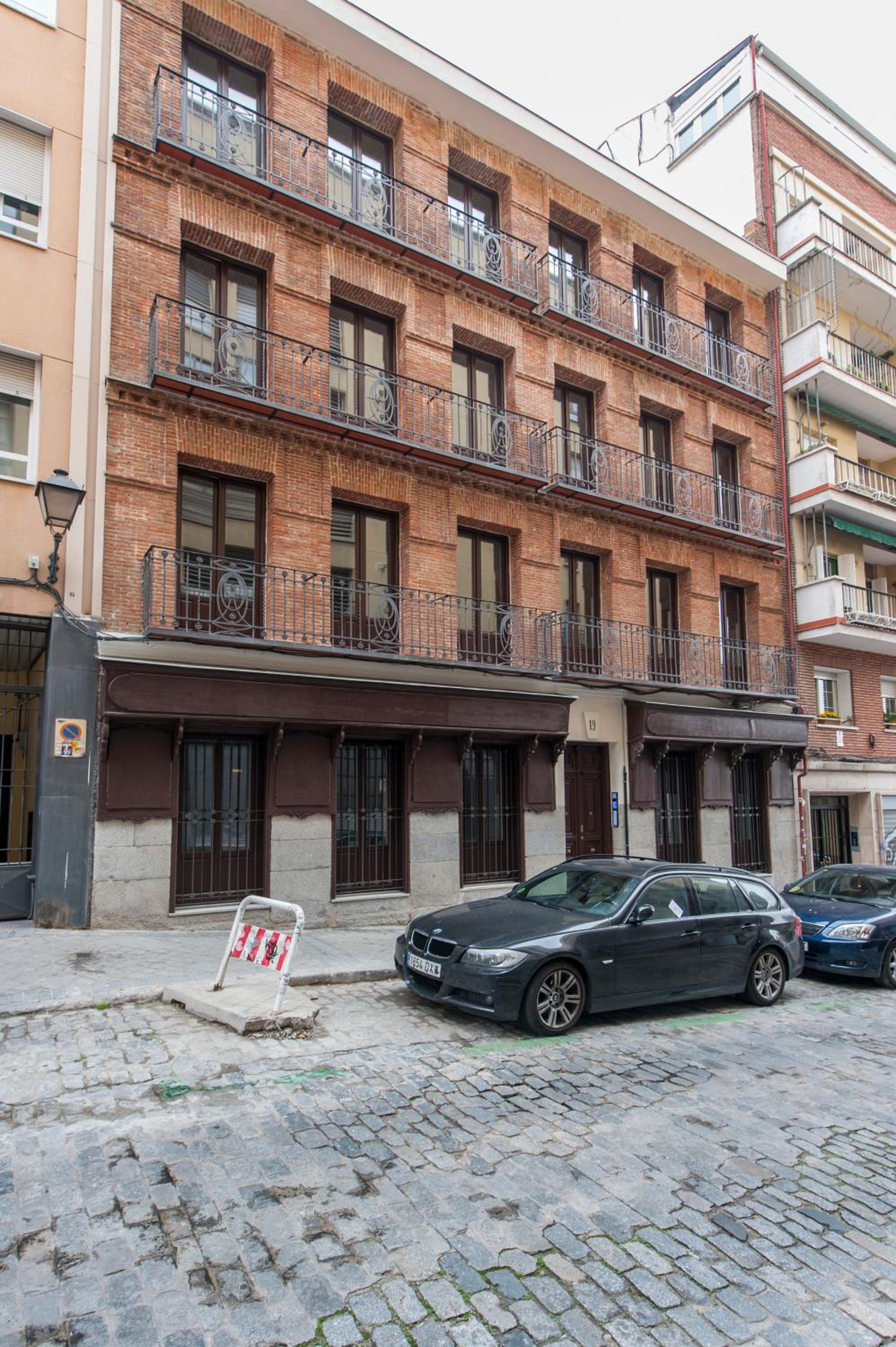 Collection Latina - Apartamentos Únicos en el Barrio Más Auténtico 1
