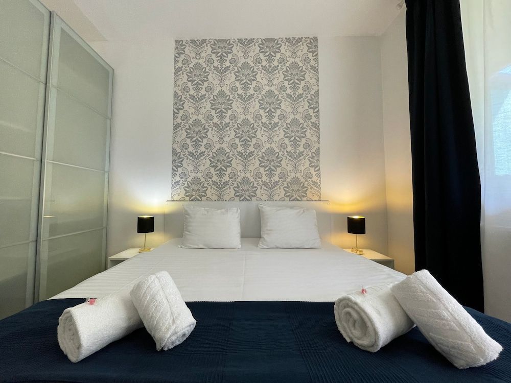 Corvin Center Suites 1
