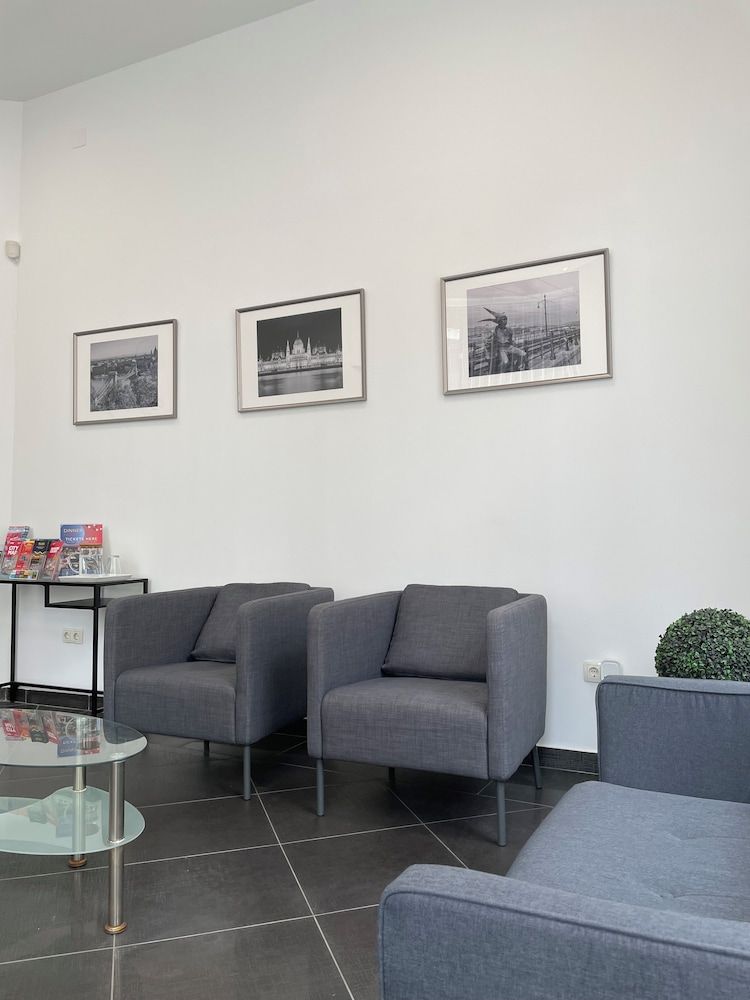 Corvin Center Suites 2