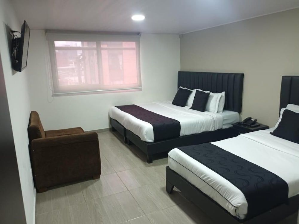 Hotel Santiago Plaza 1