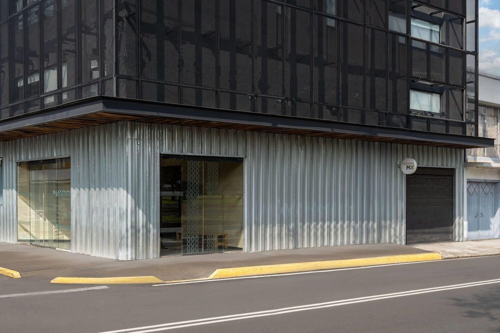 Hotel MX aeropuerto CDMX, Trademark Collection by Wyndham 1