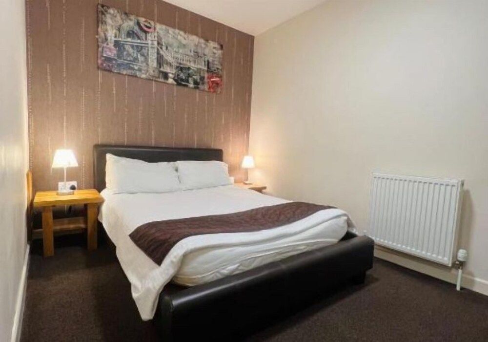 Central Hotel Gloucester 1