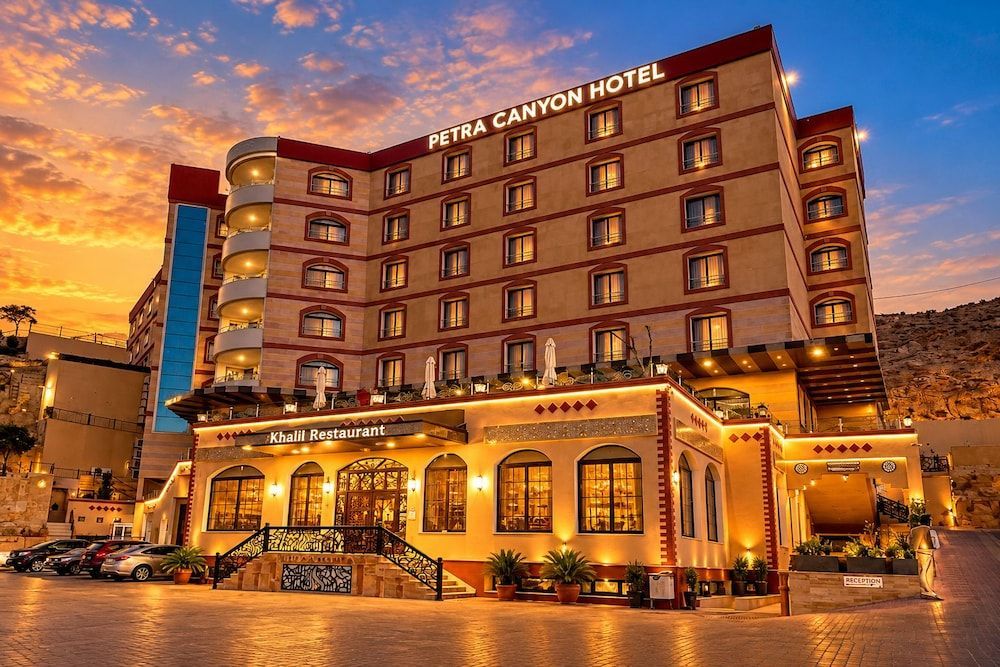 Petra Canyon Hotel 2
