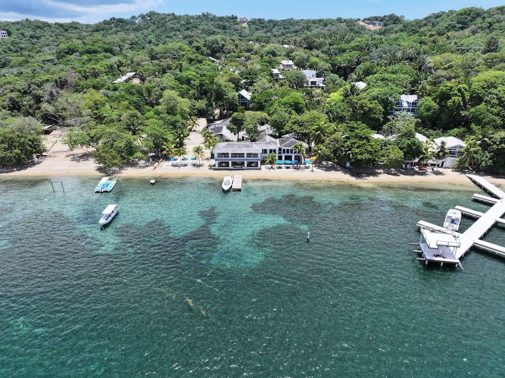 Luna Beach Luxury Boutique Beach Front Resort 1