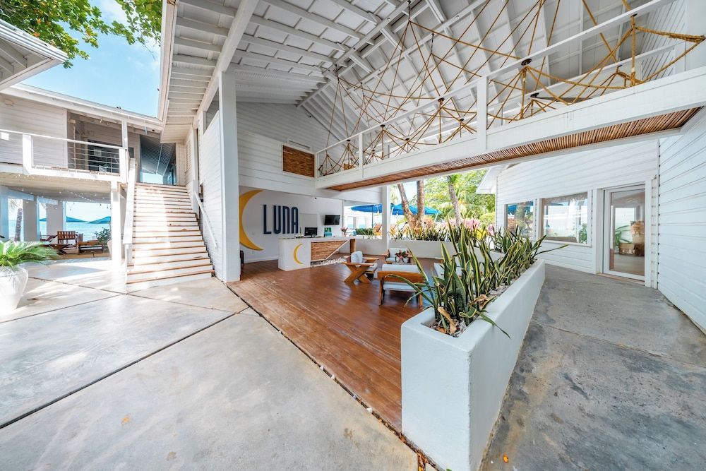 Luna Beach Luxury Boutique Beach Front Resort 2