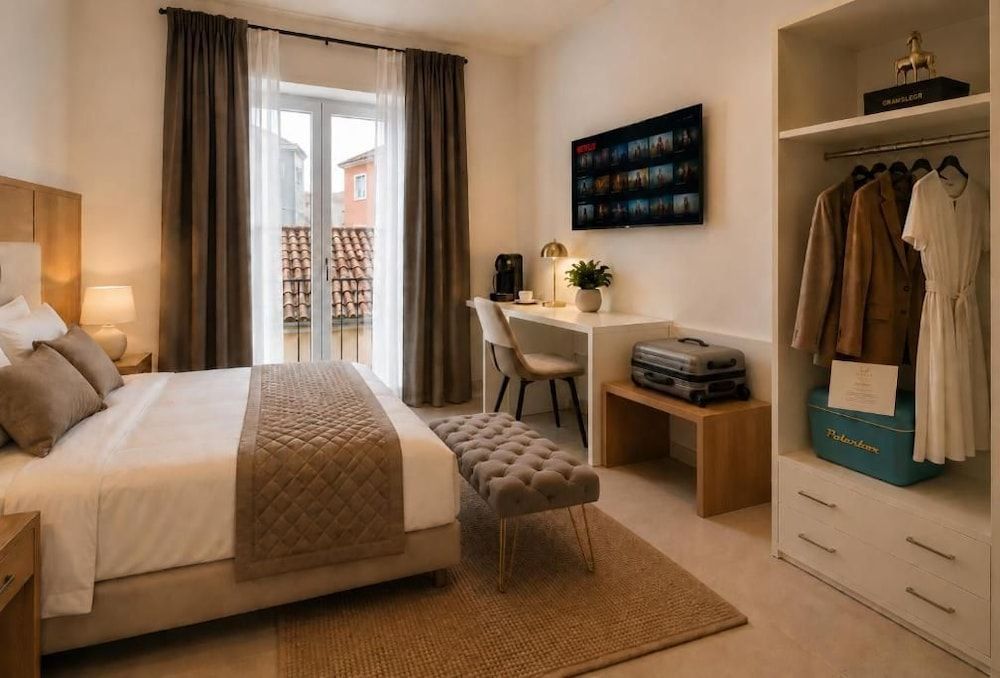 Syraka Design Rooms & Suites 2