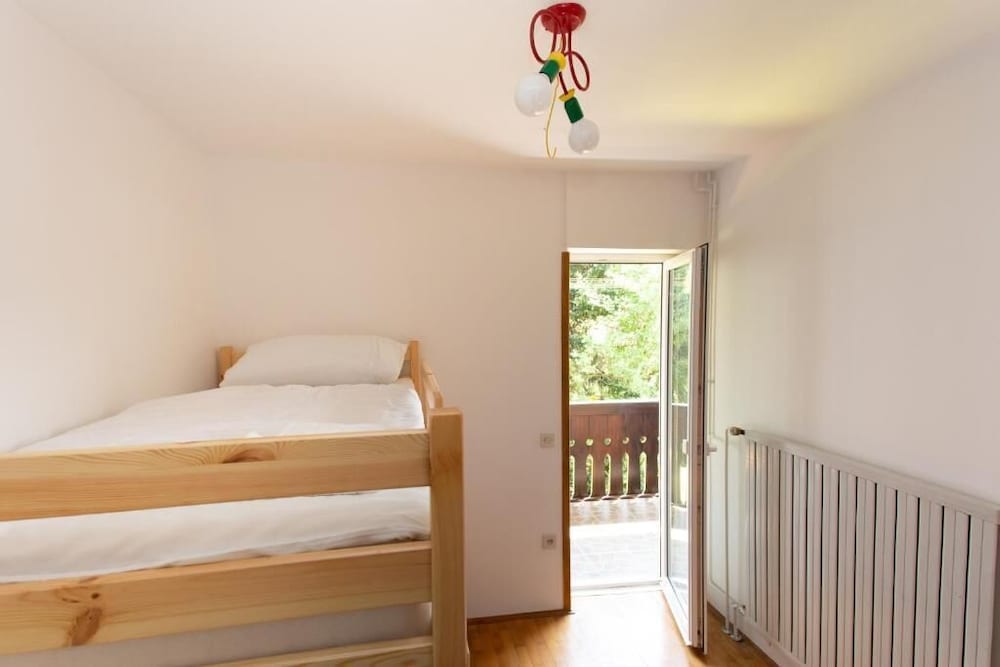 Hostel LakeBled 1