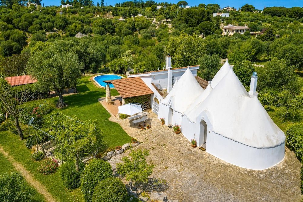 La Casa Sulla Roccia Trulli Pool 1