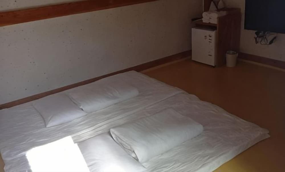 Adam Guesthouse 1