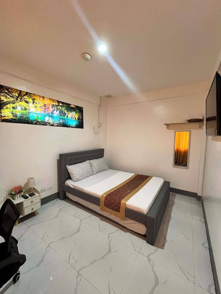 Legends Hotel & Restaurant 2