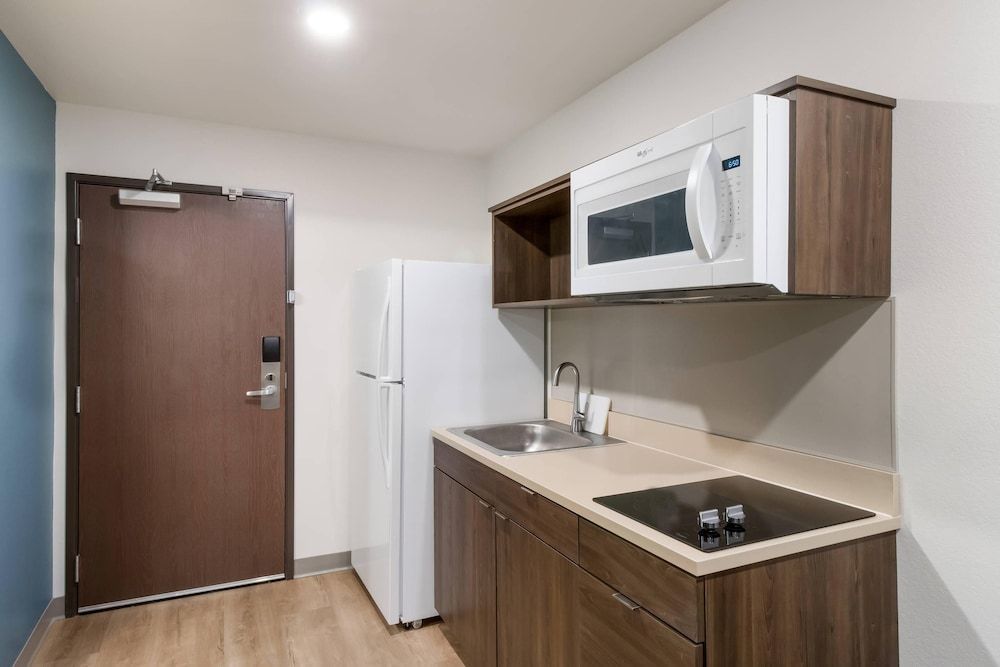WoodSpring Suites Mesa Chandler 1