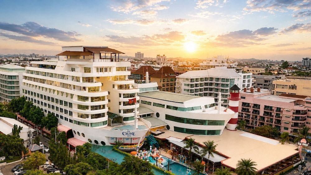 The Cruise Hotel 1