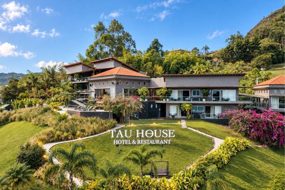 Tau House 1