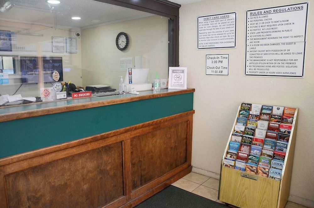 James River Inn & Suites 2