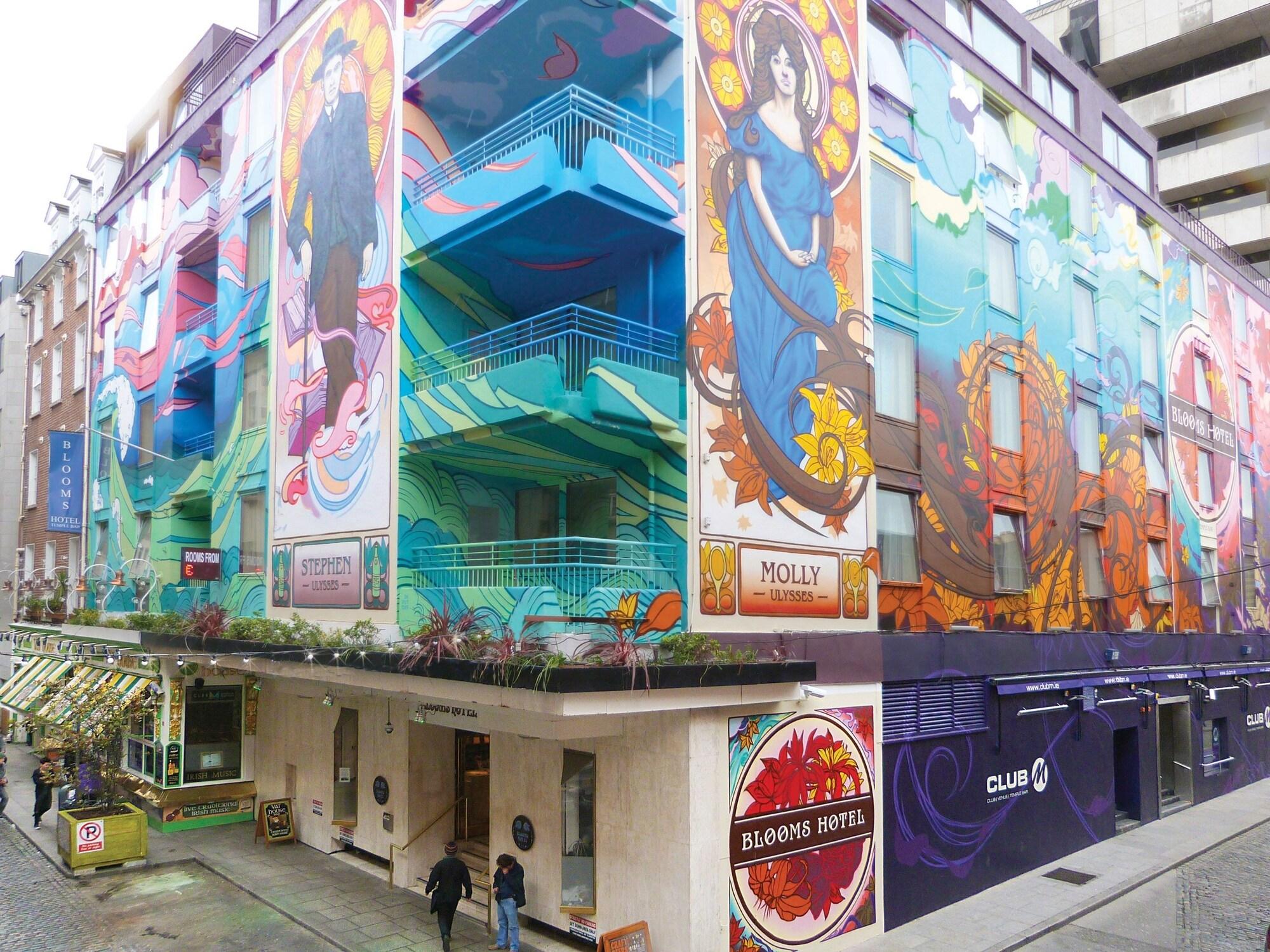 Blooms Hotel 1