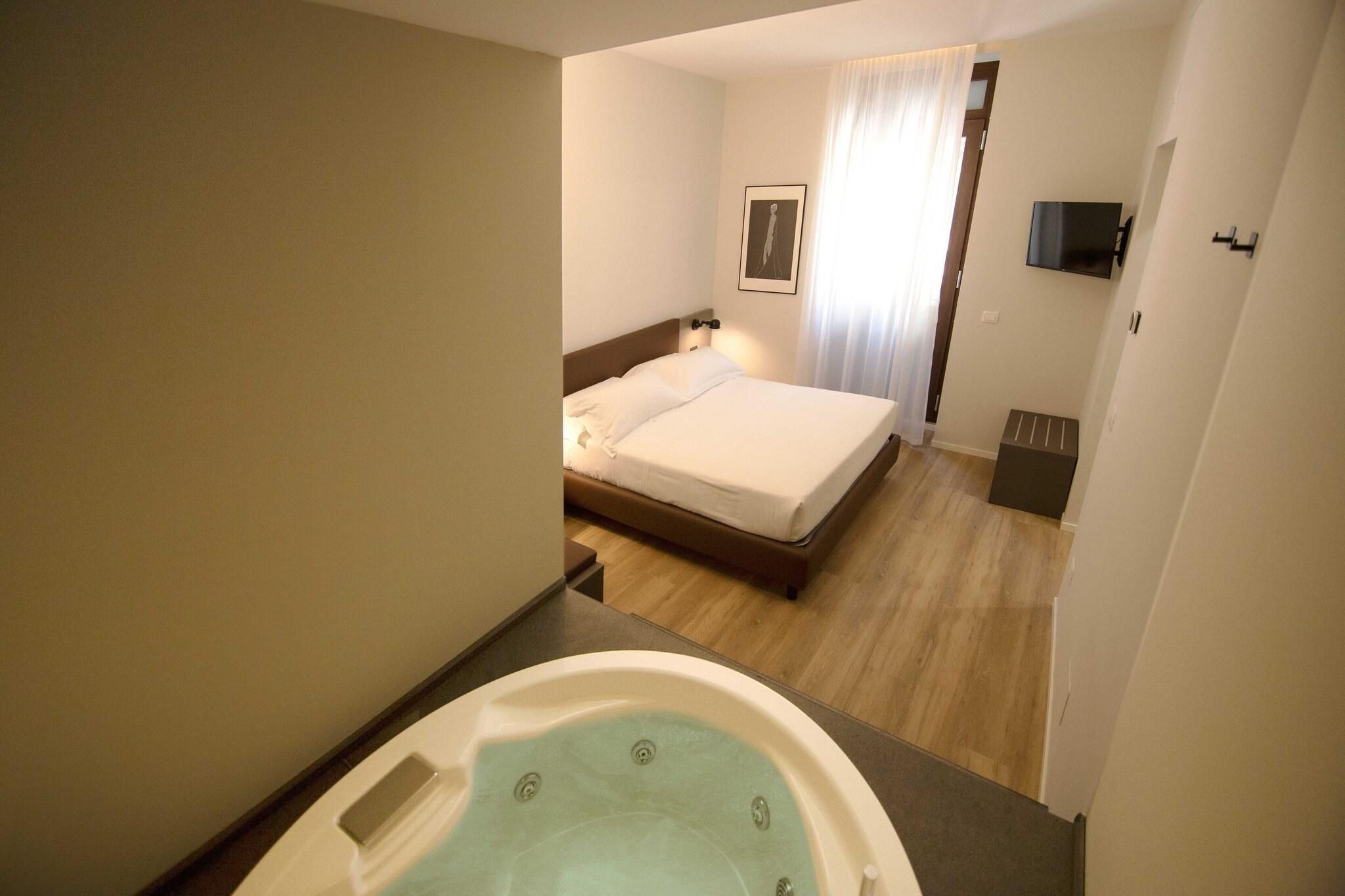 Palazzo Bellocchi Suites Apartments 1