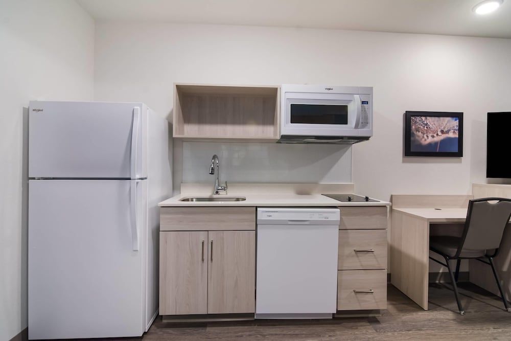 WoodSpring Suites Morrisville - Raleigh Durham Airport 1