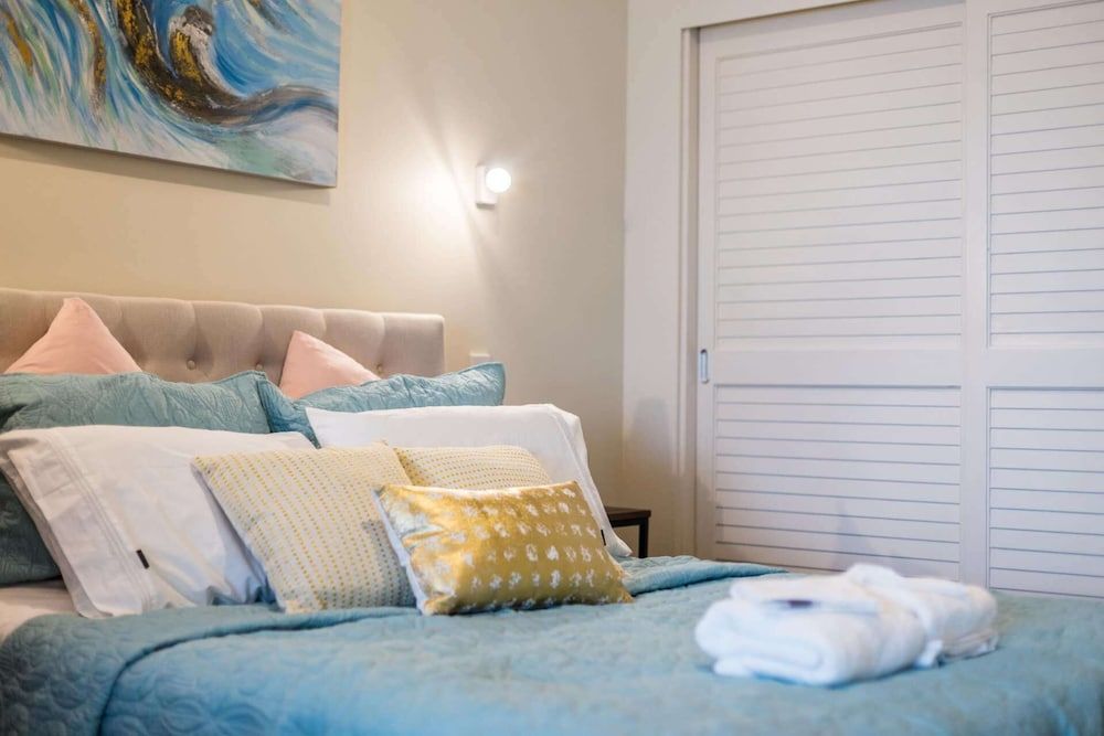 Waterfront Seaview Apt Hotel 2