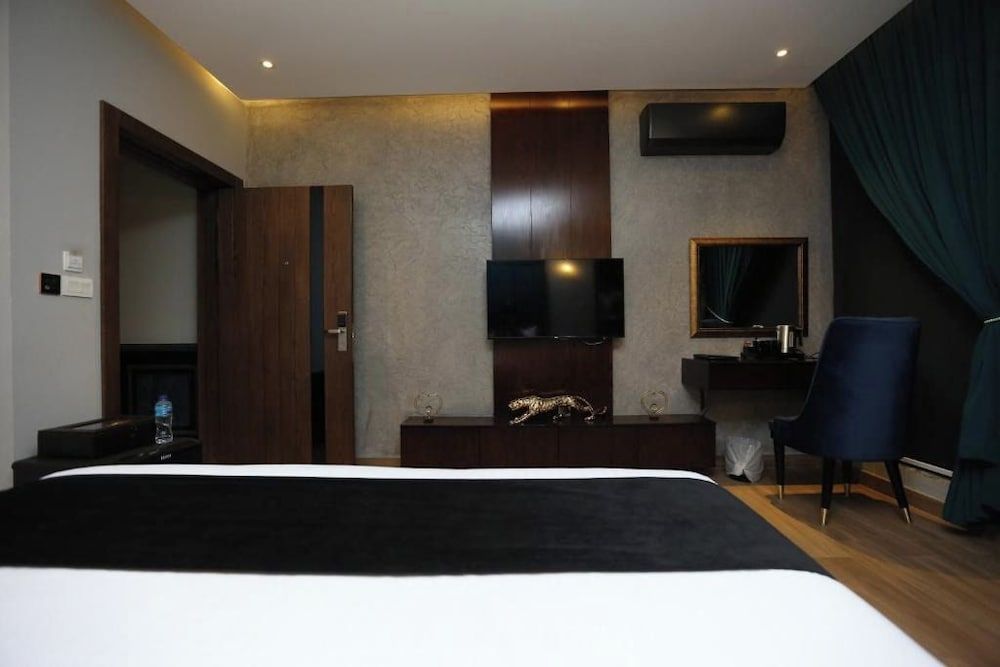 Brick House Hotel 1
