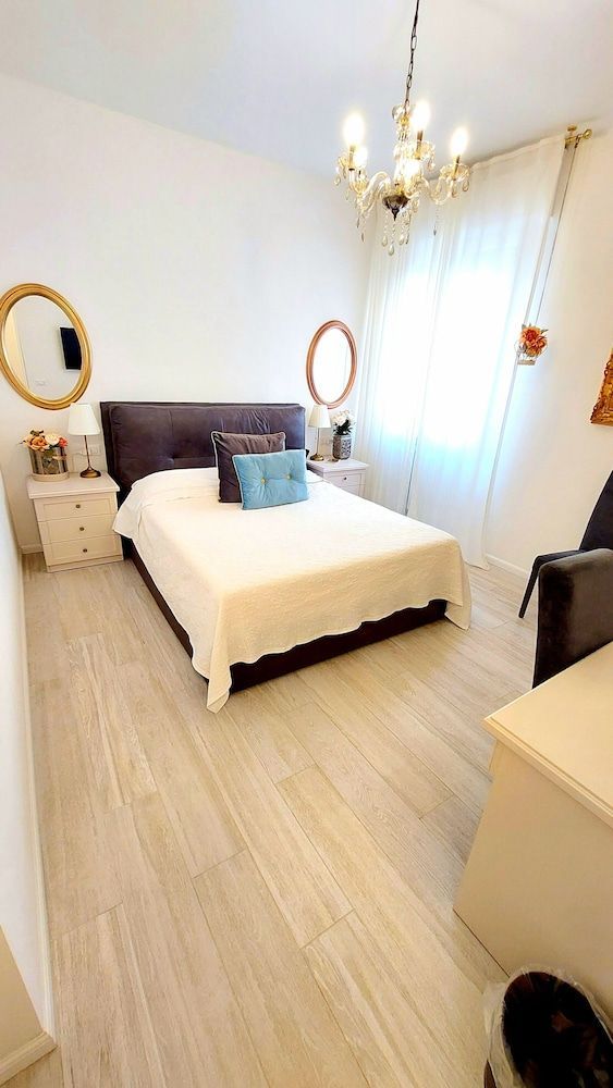 Piccolo Mondo Verona 'Deluxe Suite & Rooms' 2