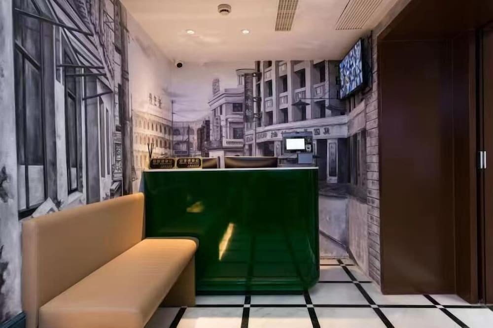 Jinglai Hotel (Shanghai Bund East Nanjing Road Pedestrian Street) 2