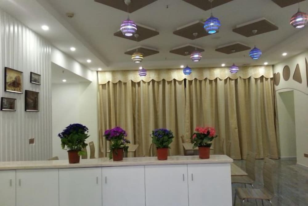 Guangzhou Huiyin Fashion Hotel (Pazhou Convention and Exhibition Xingang East Subway Station) 2