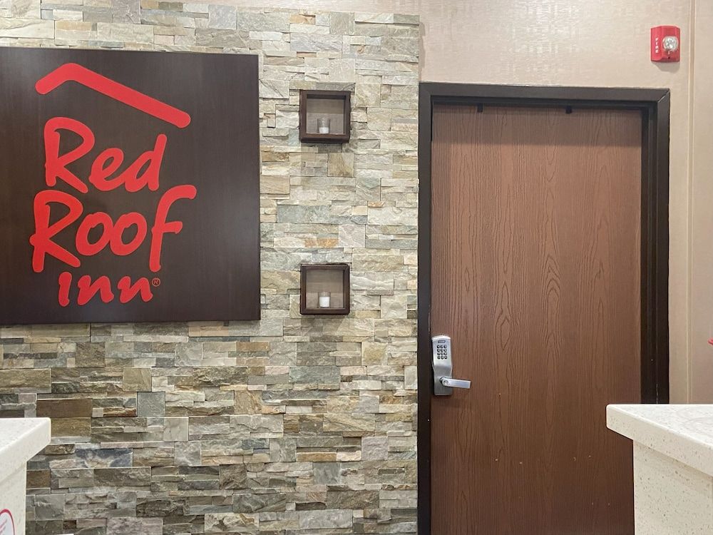 Red Roof Inn Pittsburgh - McKnight Rd 2