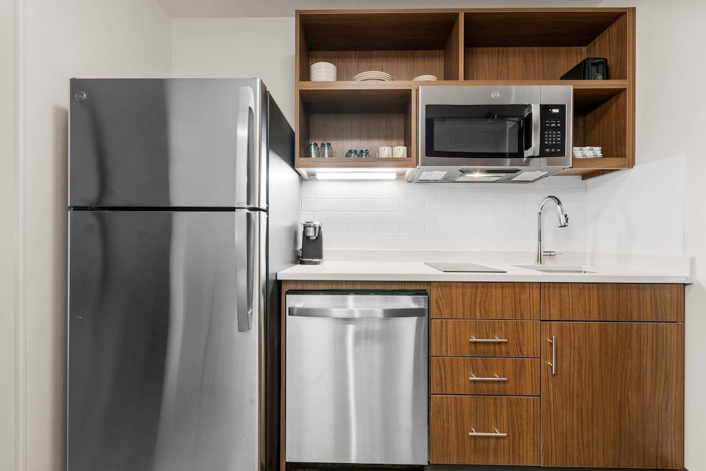 Everhome Suites Lexington - Horse Park 1