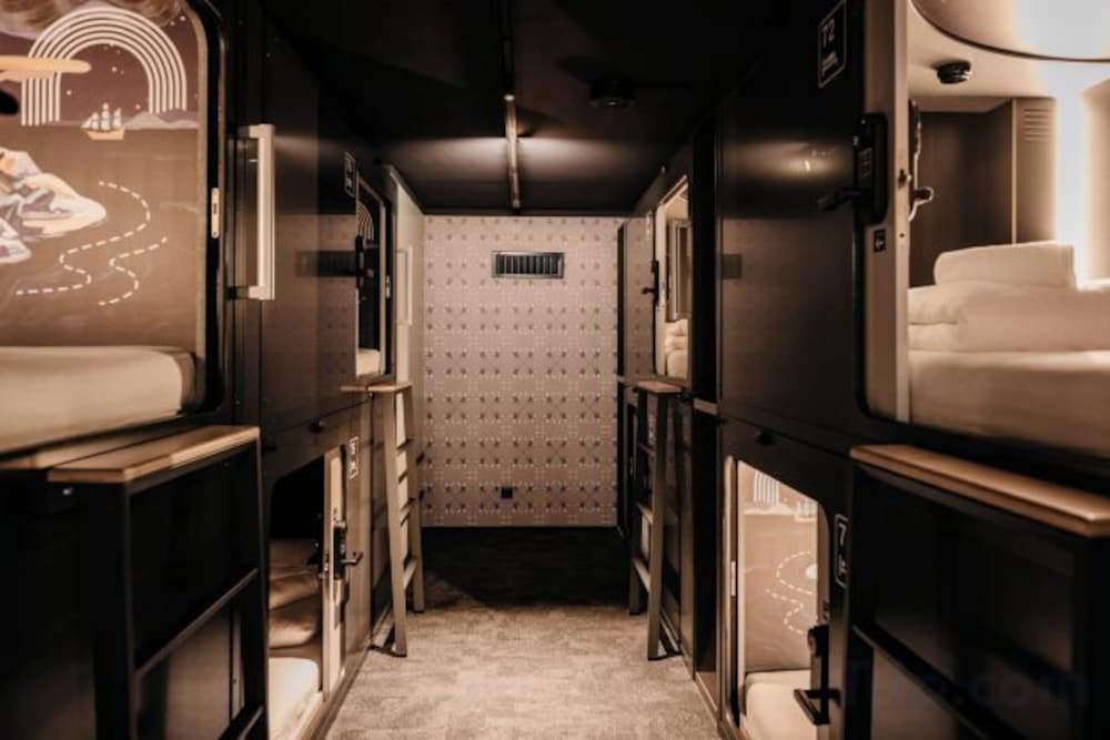 Capsule Hotel - Lucerne Old Town 2