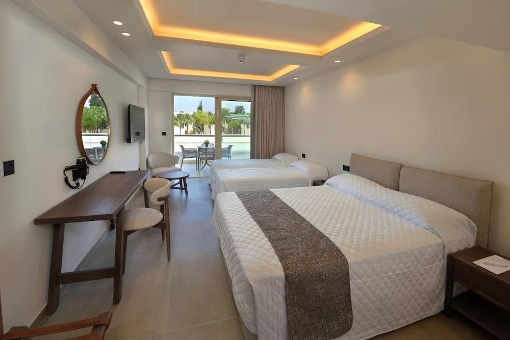 Nelia Sea Breeze 1