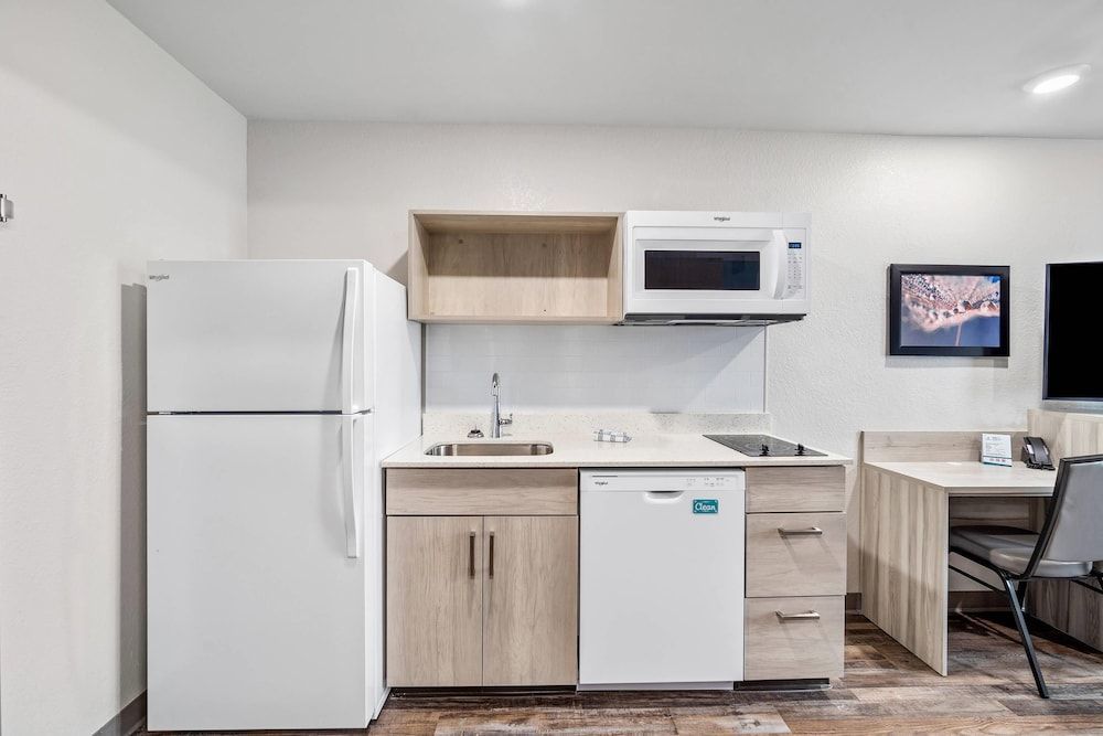 WoodSpring Suites Fort Myers - Cape Coral 1