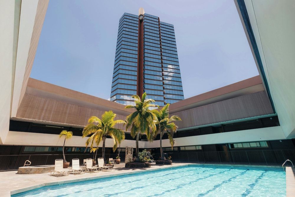 Bishop Suites Downtown Honolulu 1