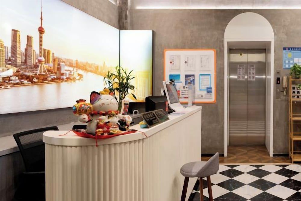 Boke Inn (Shanghai Loushanguan Road Subway Station Branch) 1