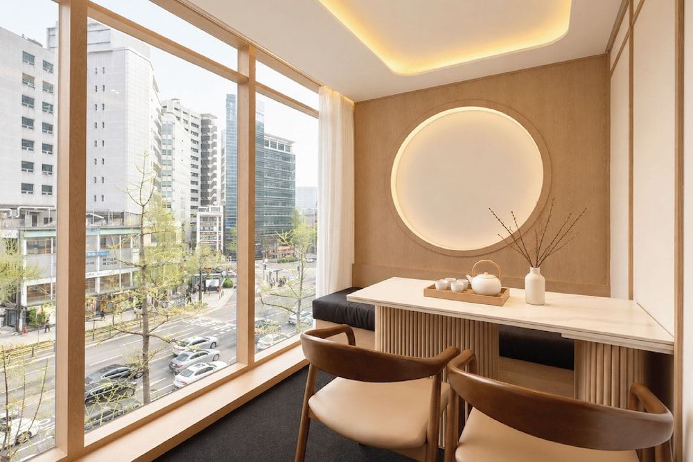 UH Suite Seoul Deoksugung 1