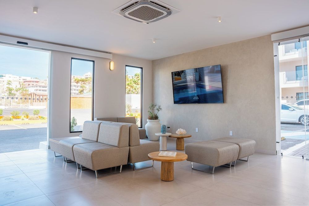 Costa Elegante Hotel & Suites 2