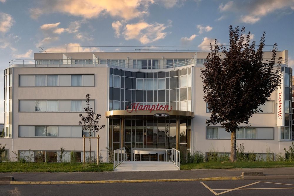Hampton By Hilton Paris Charles De Gaulle Airport 1