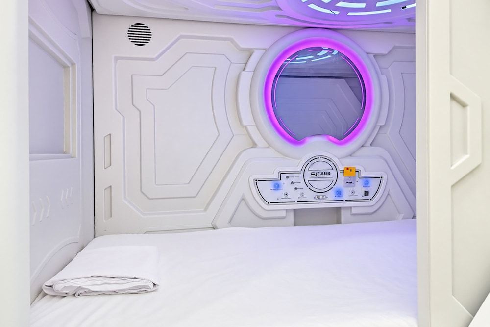 min hostel capsules 2