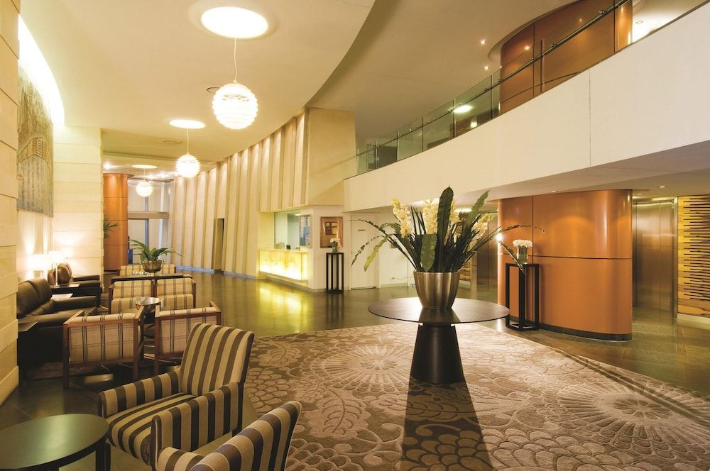Oaks Brisbane Aurora Suites 2
