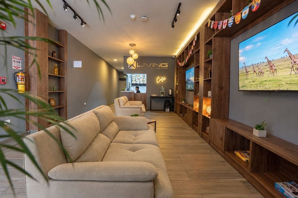 Xliving Host and Rooms 1