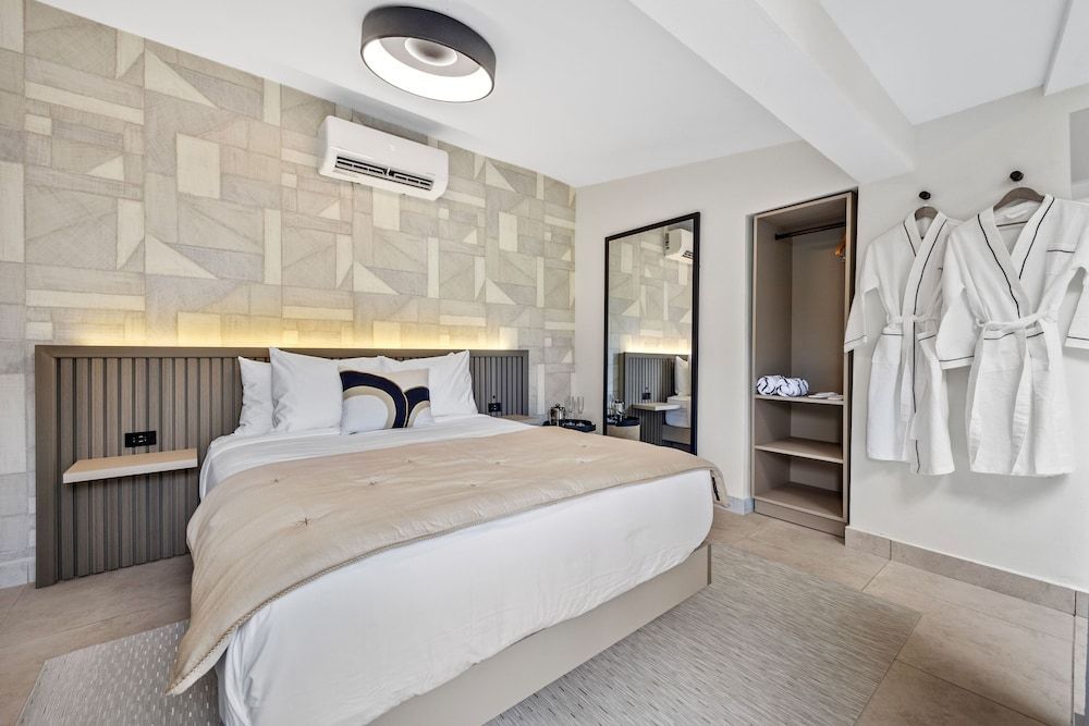 The Weekender Hotel 1