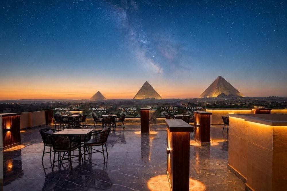 Pyramids Sunshine View 1