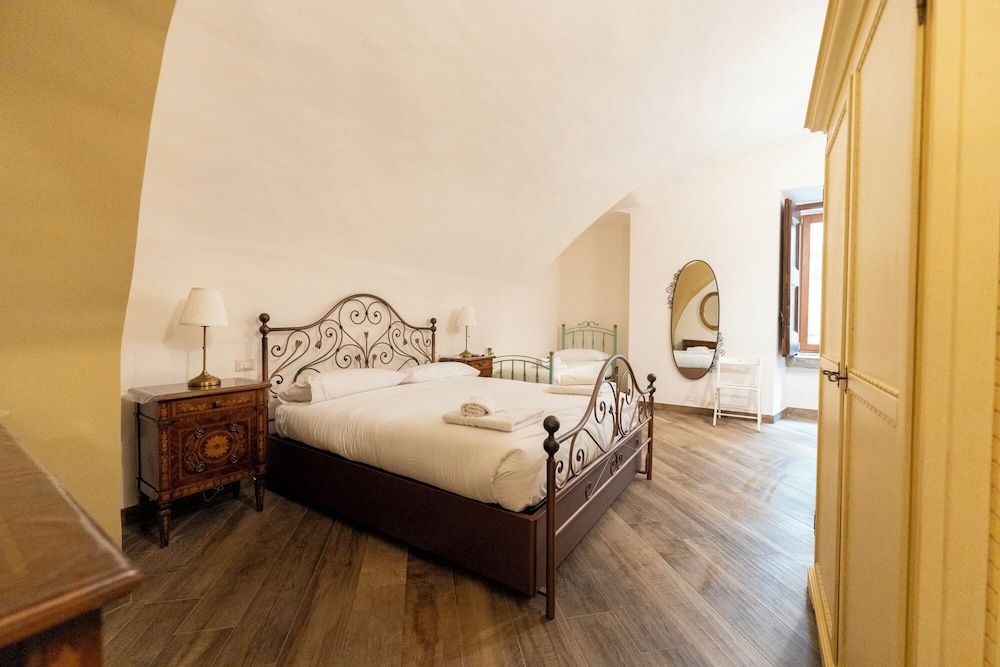 Plebiscito Rooms 2