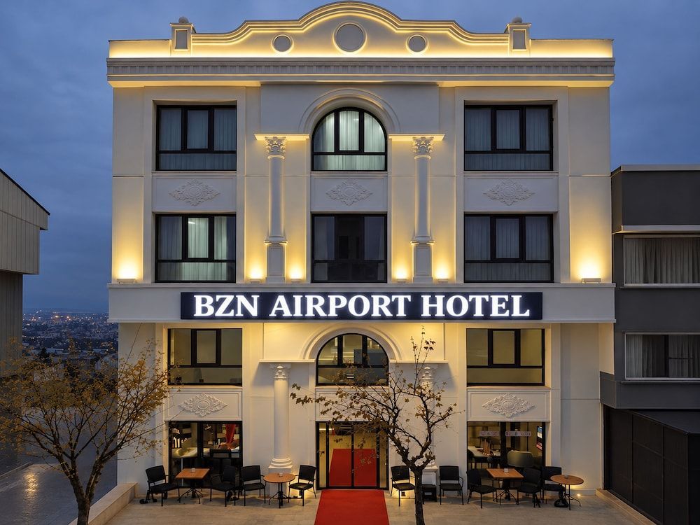 BZN Airport Hotel 1