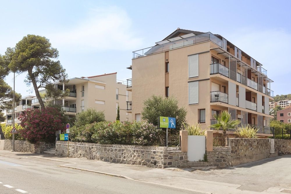 Sure Hotel by Best Western Saint-Raphael Le Dramont 1