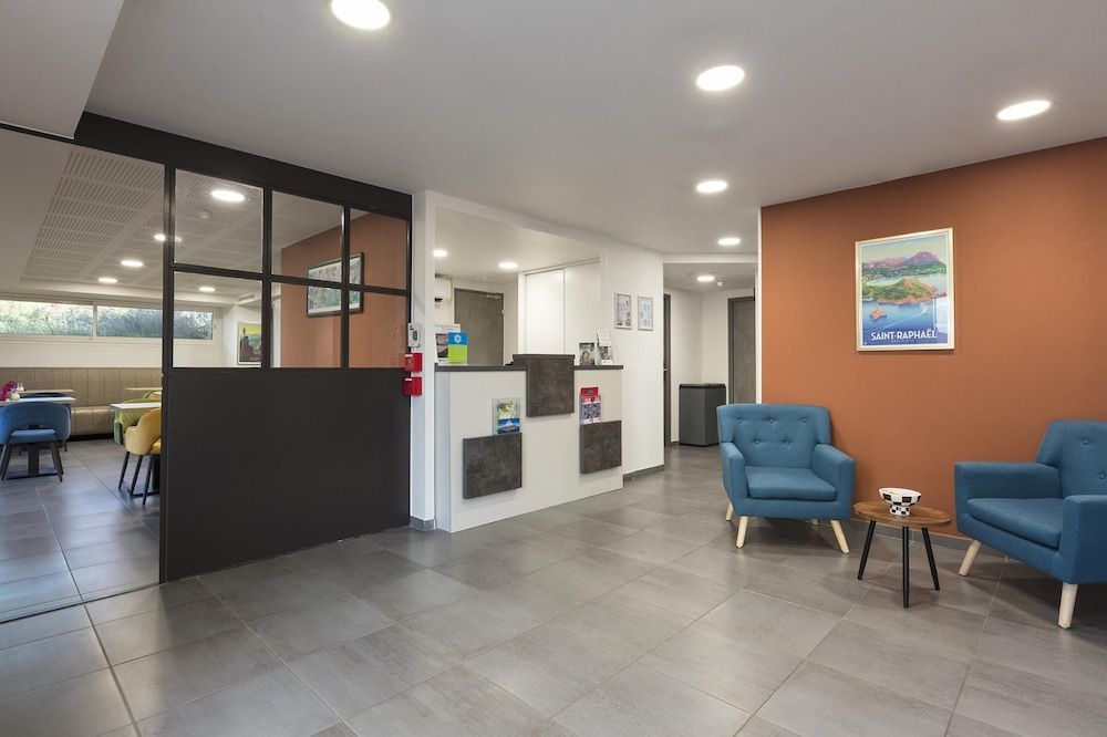 Sure Hotel by Best Western Saint-Raphael Le Dramont 2