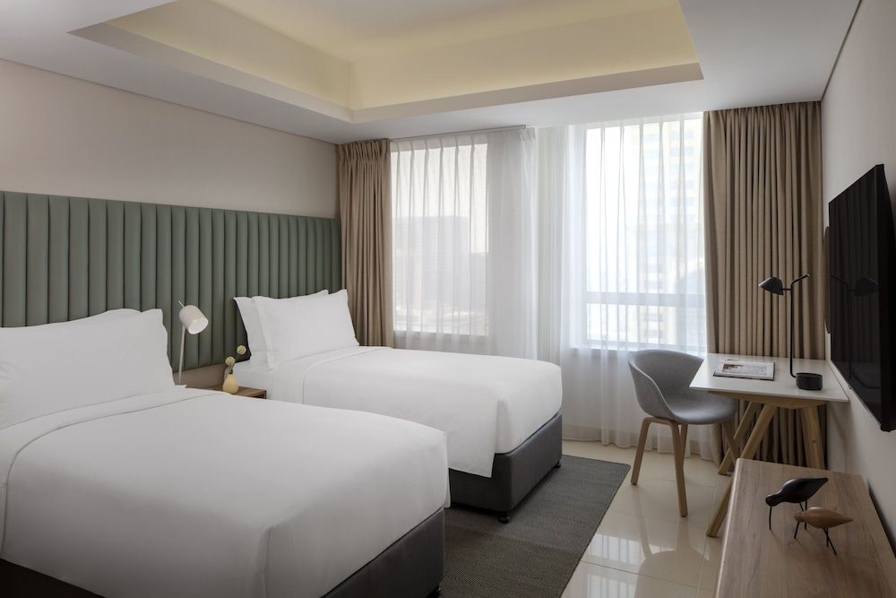 Staybridge Suites Dubai Internet City by IHG 2