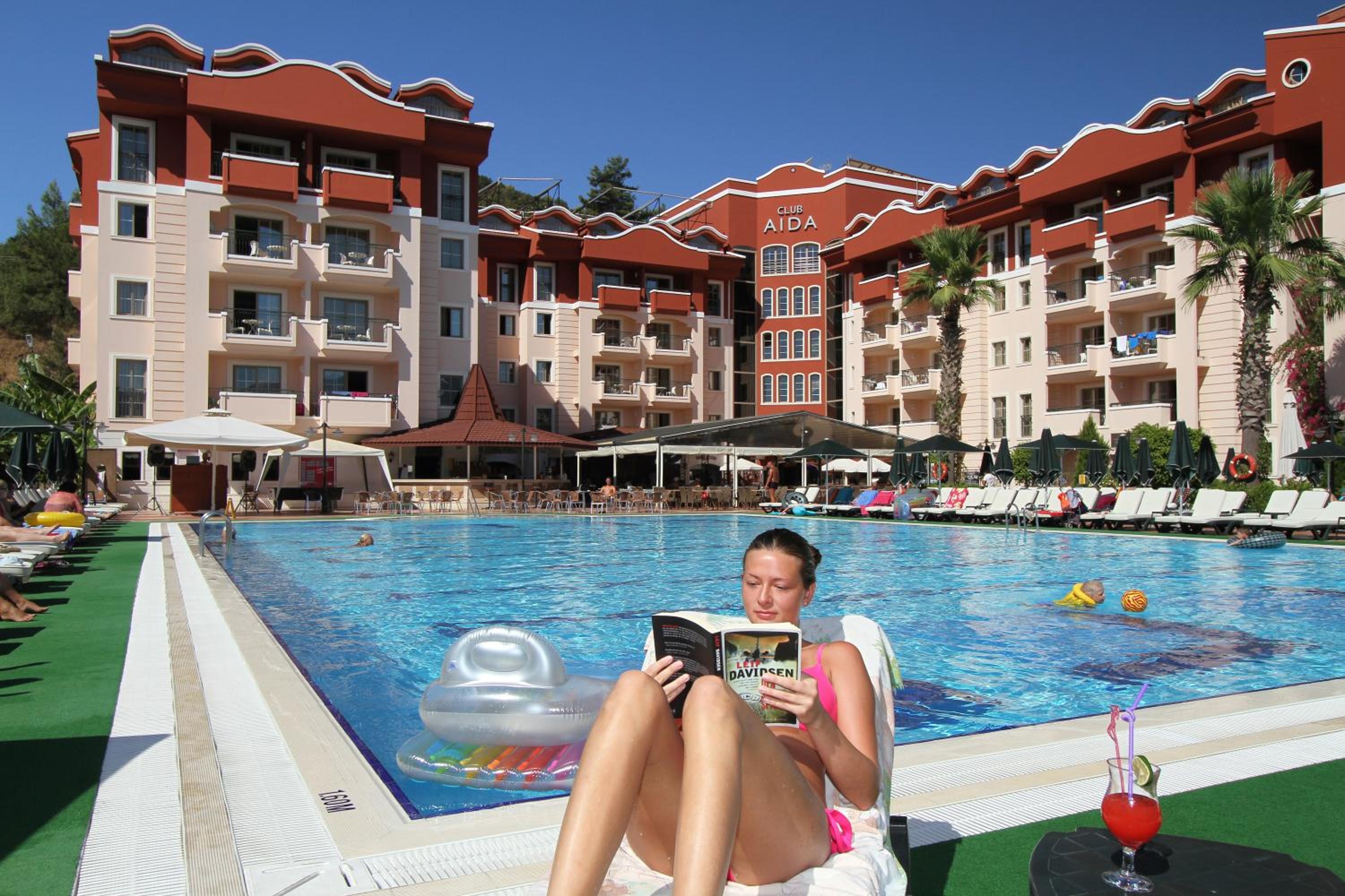 Club Aida 1