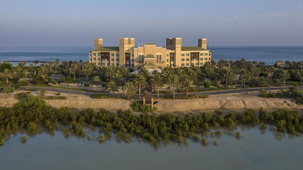 Anantara Desert Islands Resort & Spa 1